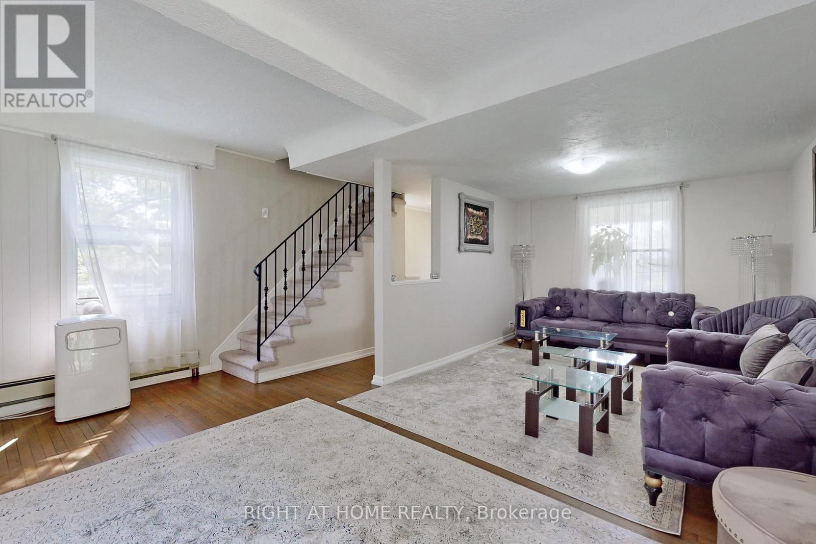 Property at 1 EDGEBROOK DRIVE image 4