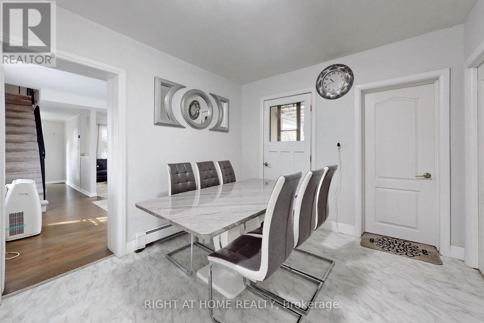 1 Edgebrook Drive, Toronto, Ontario  M9V 1E1 - Photo 7 - W12026903