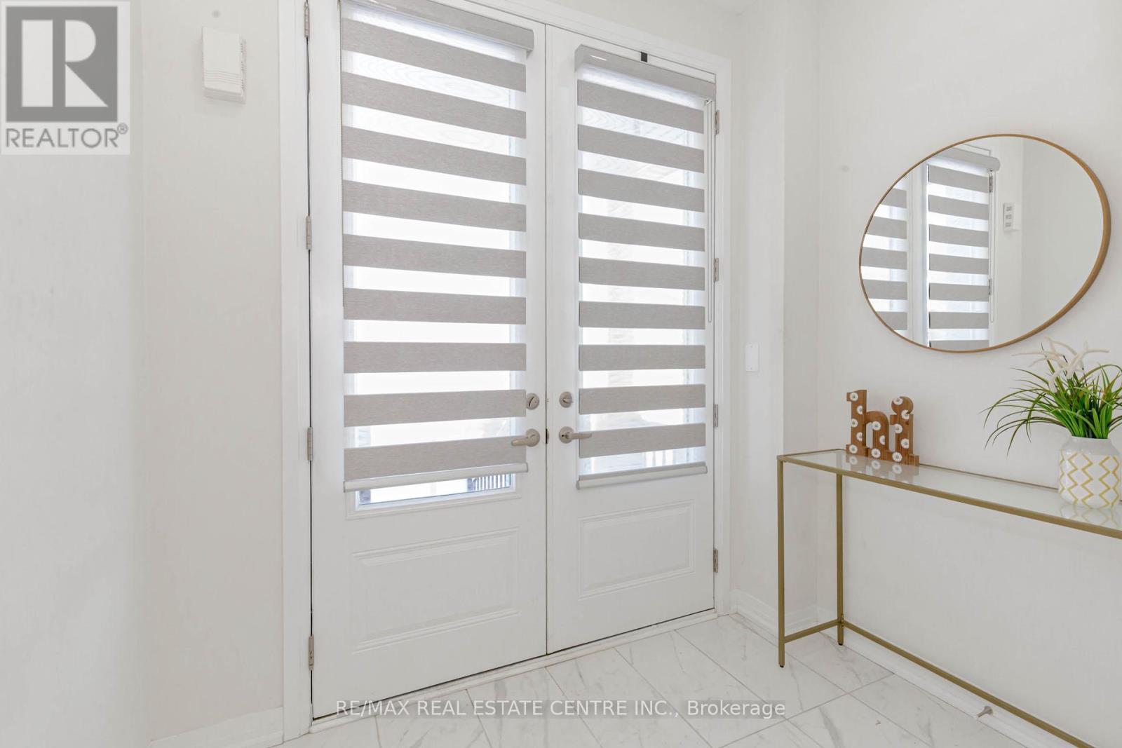 Property at 293 BISMARK DRIVE image 4