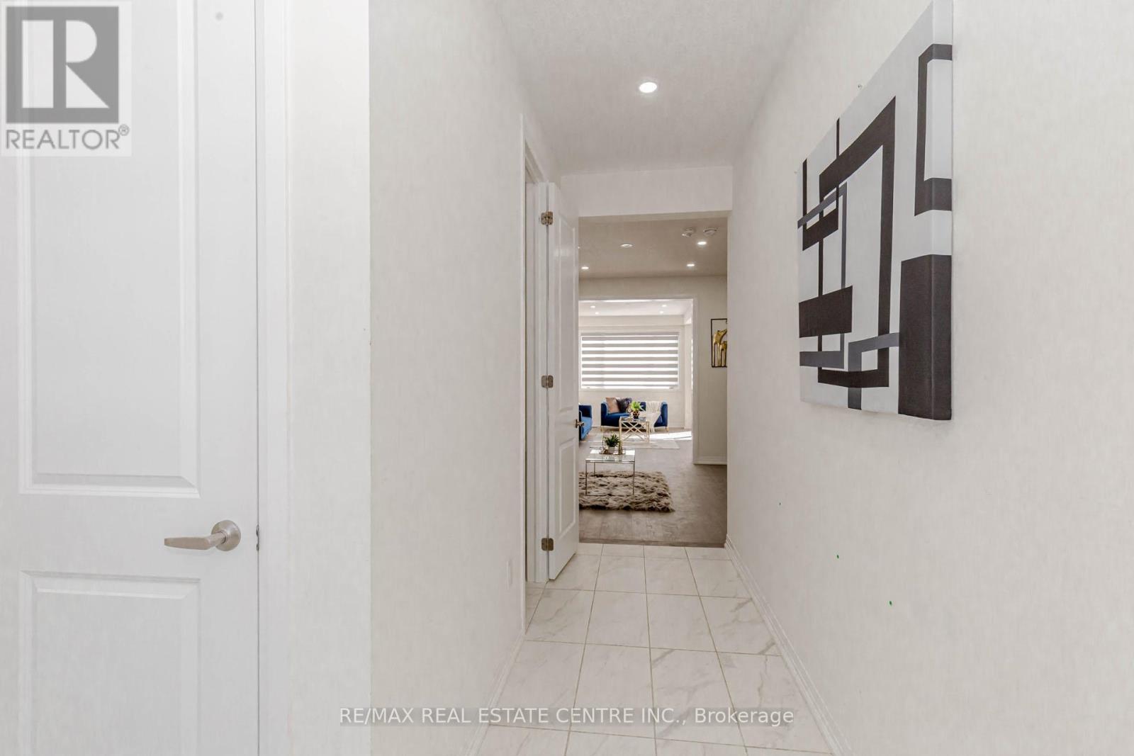 Property at 293 BISMARK DRIVE image 5