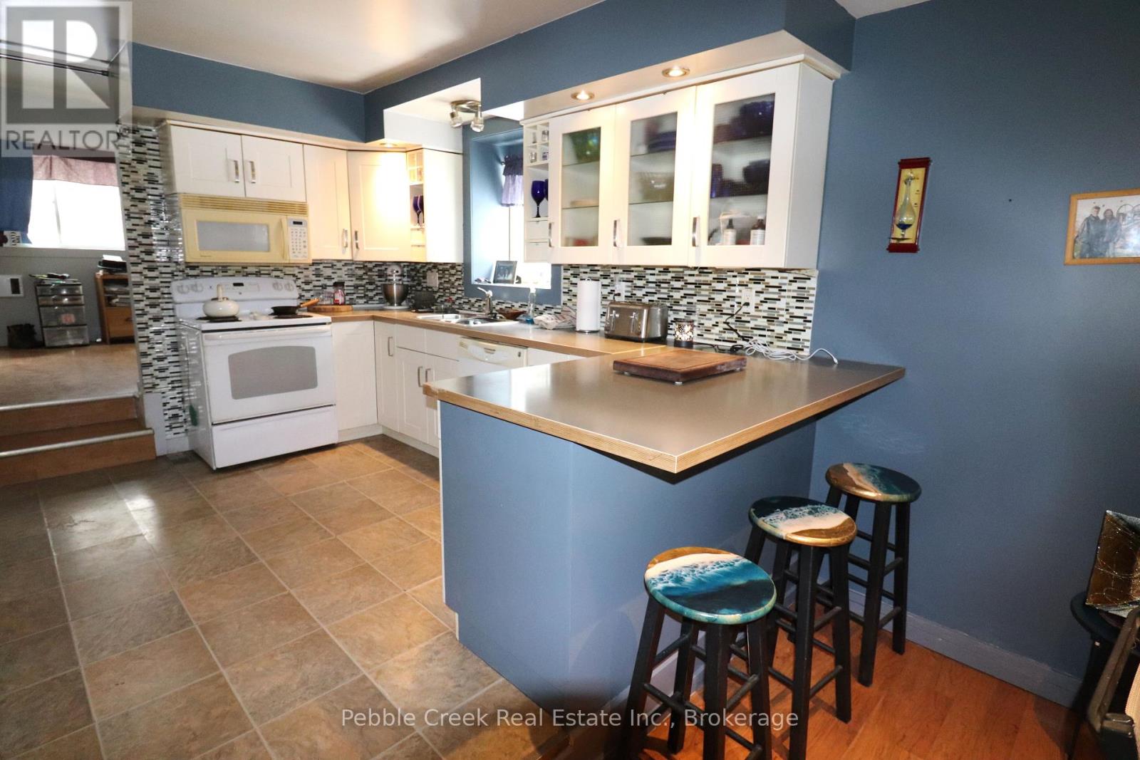 82044 Bluewater Hwy Highway, Ashfield-Colborne-Wawanosh, Ontario  N7A 3Y2 - Photo 11 - X11970235