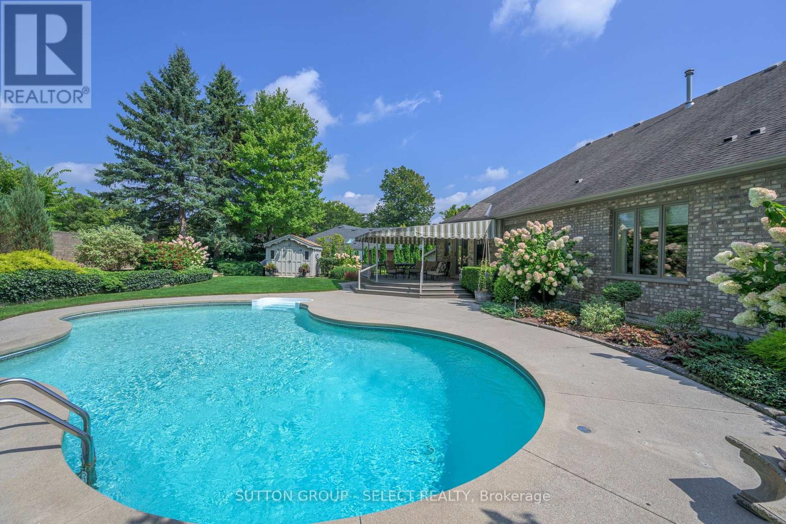 Property at 6 TETHERWOOD COURT image 4
