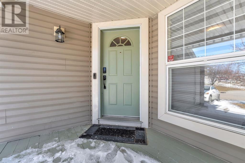 Property at 7 Country Hills Park NW image 3