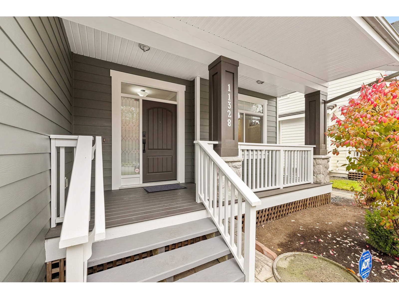 Property at 11328 154A STREET image 5