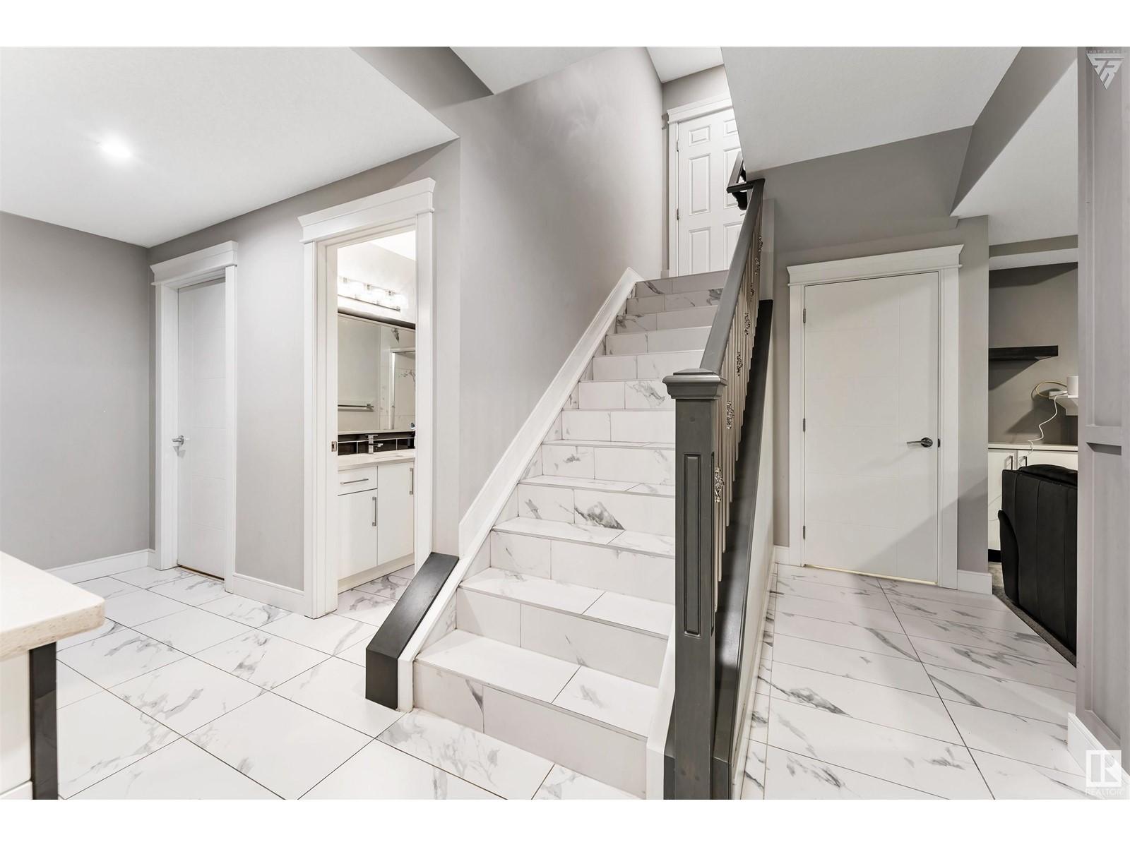 Property at 6205 172A AV NW image 3