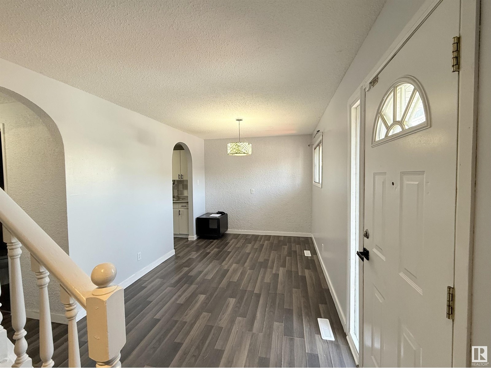 Property at 166 ABBOTTSFIELD RD NW image 4