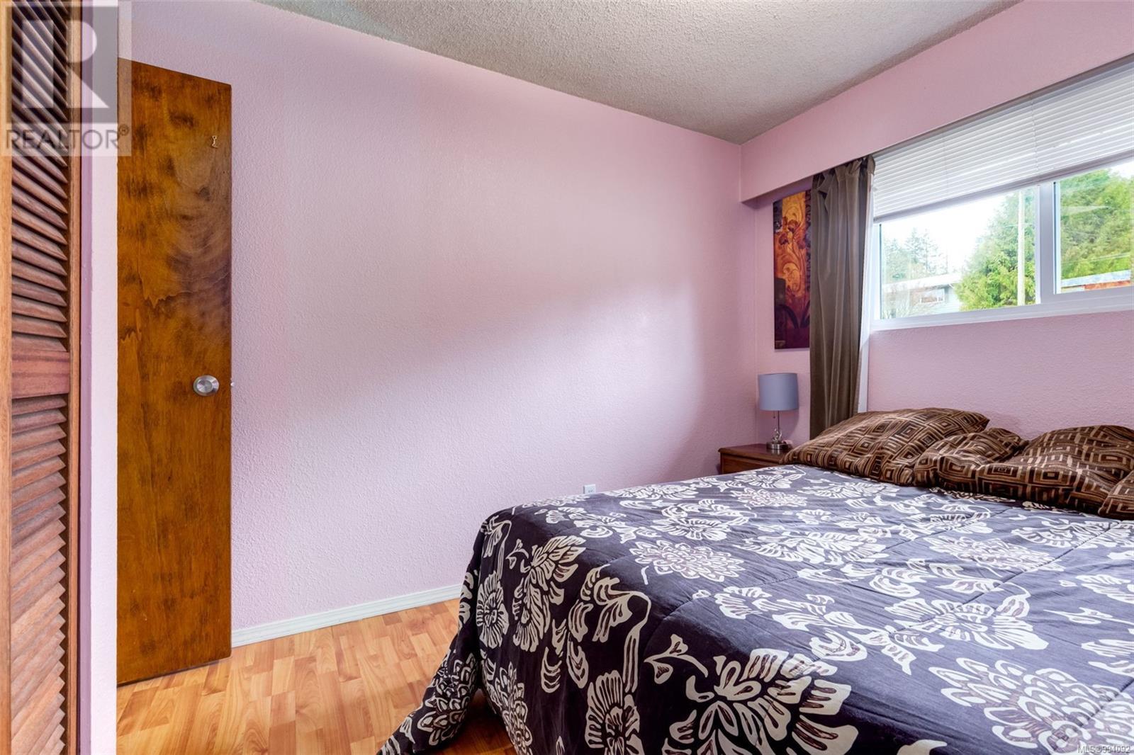 Property at 155 Tait Rd image 4