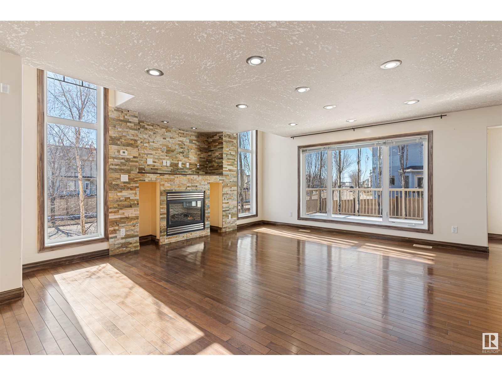 Property at 126 ANISE CL image 4
