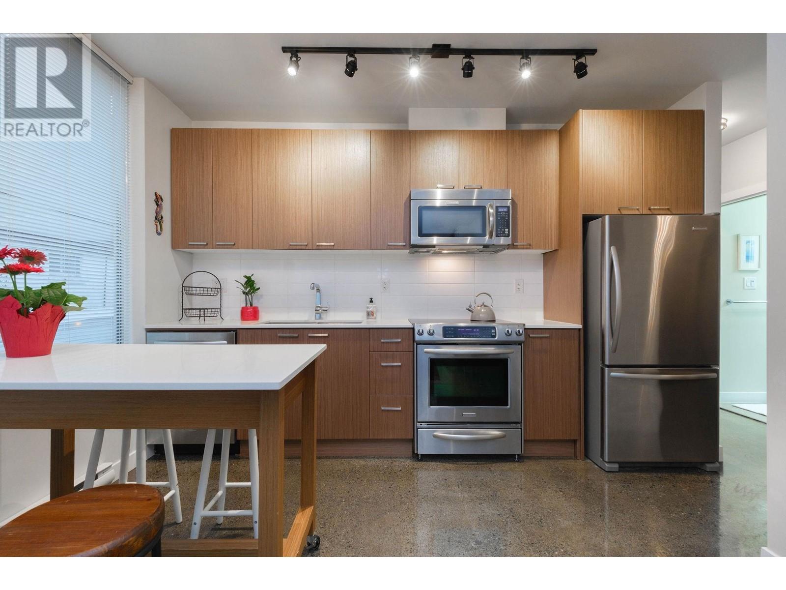 207 221 Union Street, Vancouver, British Columbia  V6A 0B4 - Photo 3 - R2985032