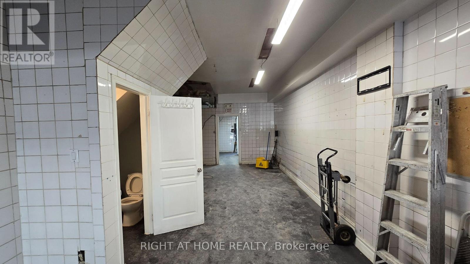 284 Avenue Road, Toronto, Ontario  M4V 2G7 - Photo 6 - C12064663