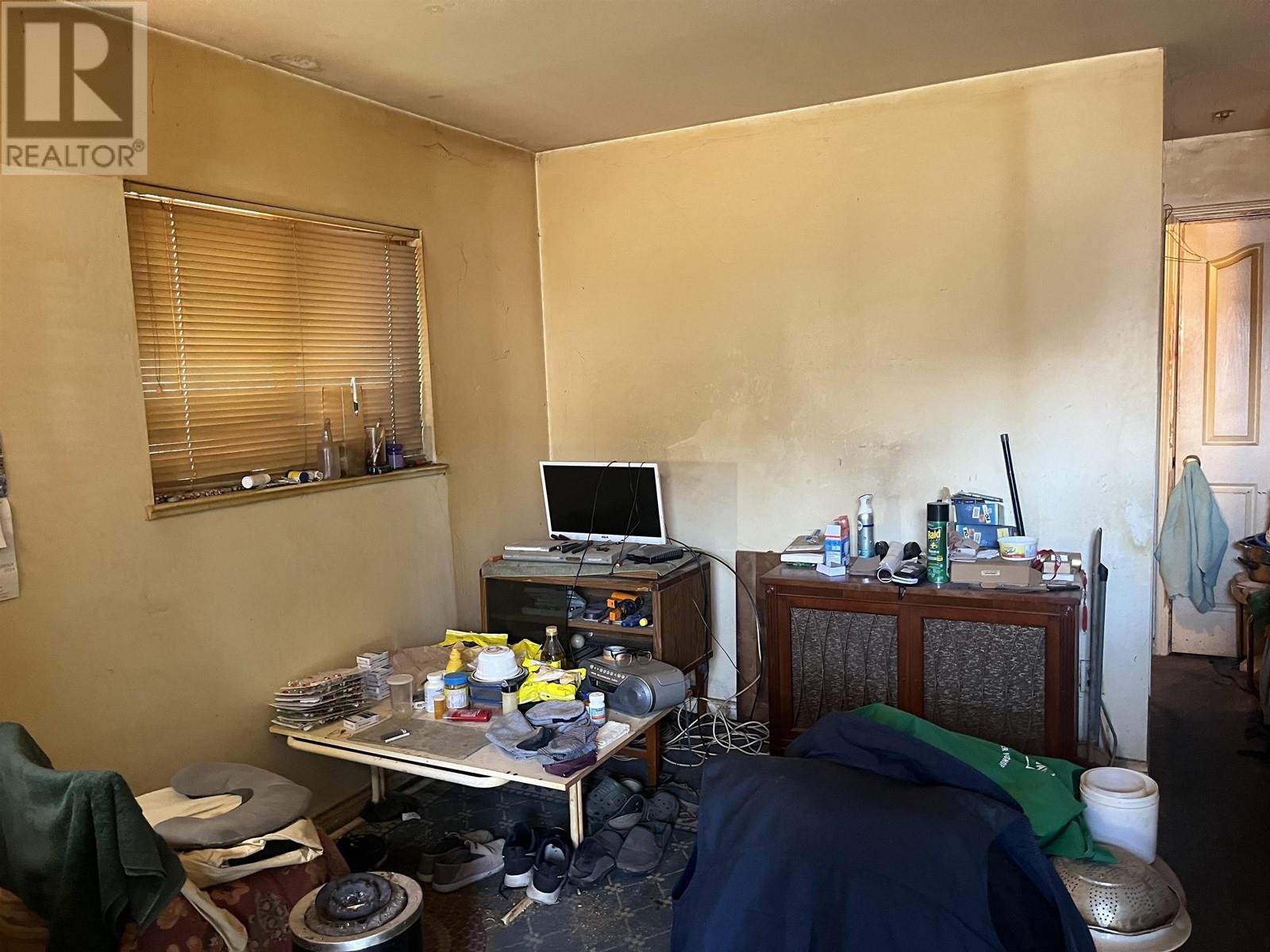 Property at 1115 E 33RD AVENUE image 3