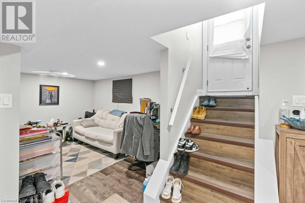 Property at 20 HOLTON Avenue S image 4