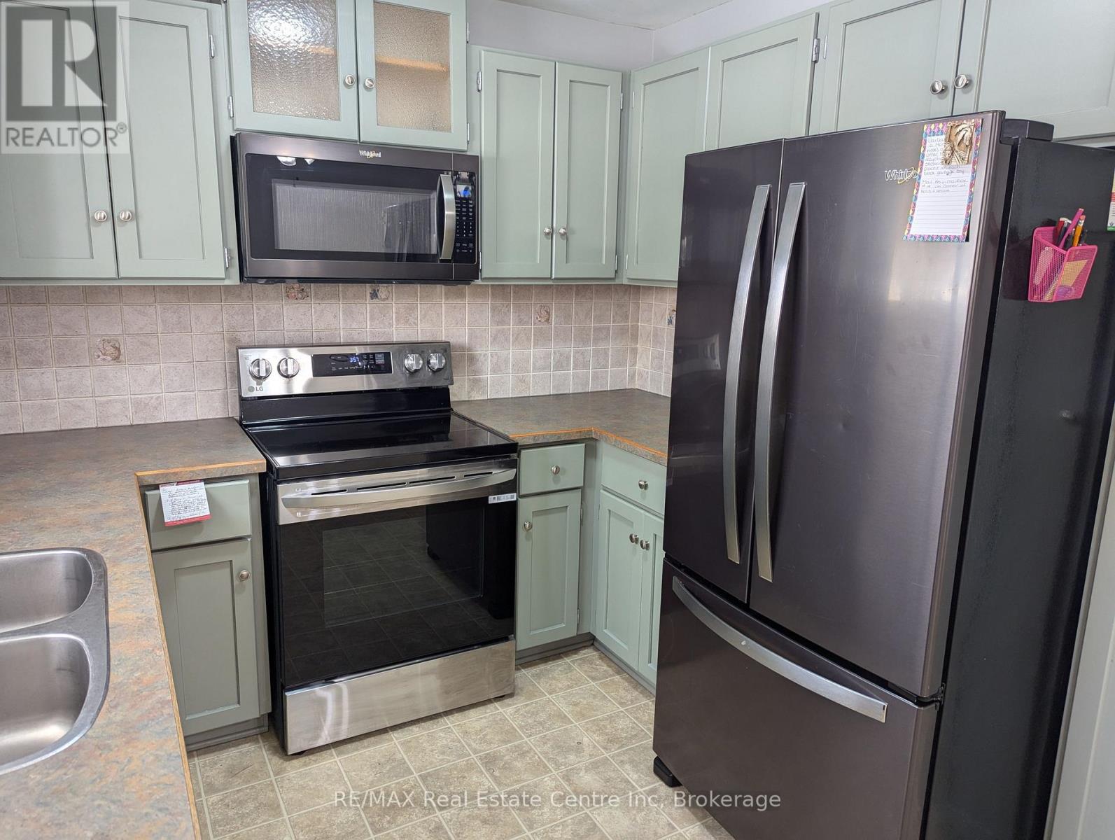 1014a Vanier Avenue, Woodstock, Ontario  N4S 4K4 - Photo 10 - X11968689