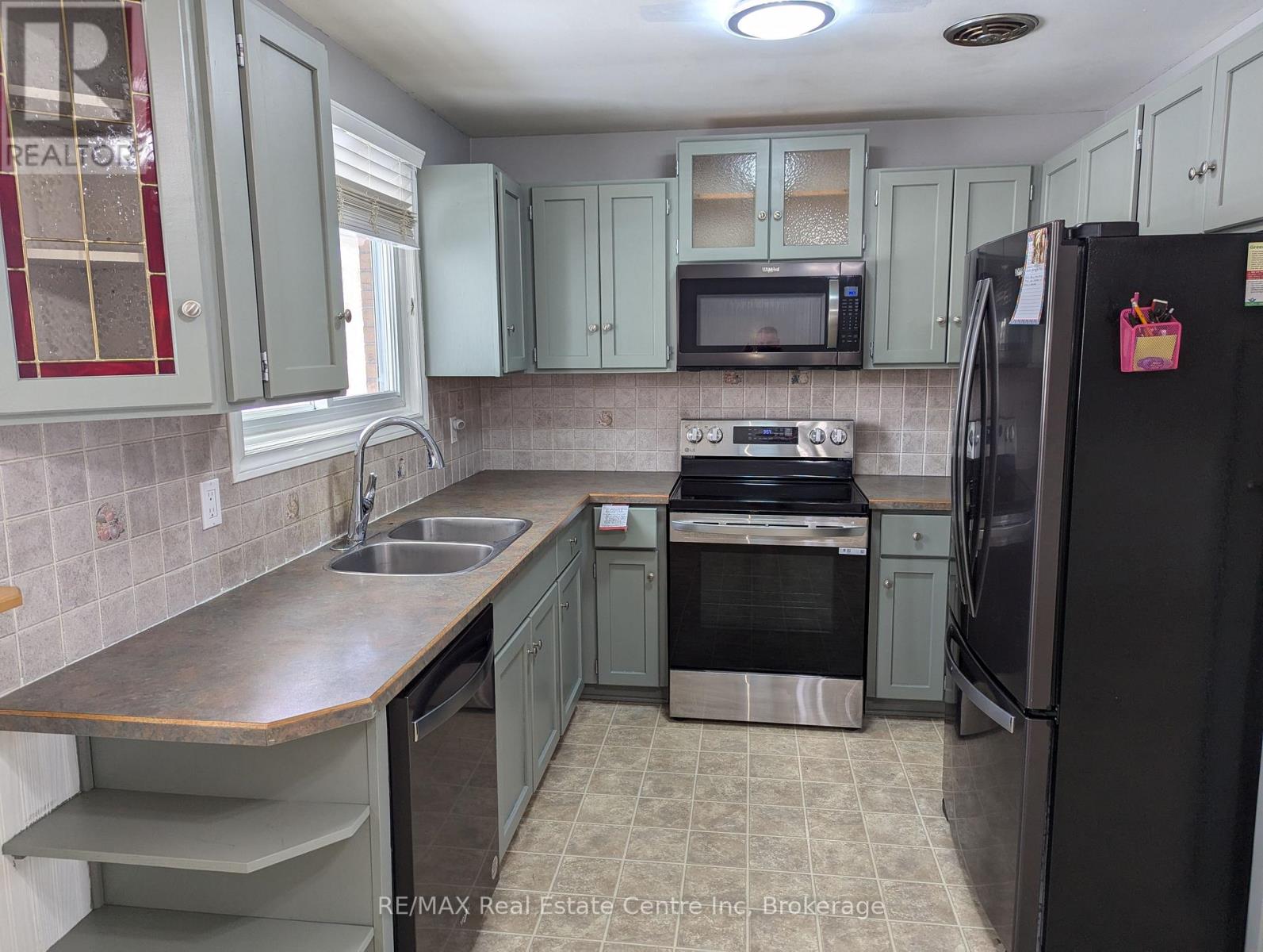 1014a Vanier Avenue, Woodstock, Ontario  N4S 4K4 - Photo 11 - X11968689