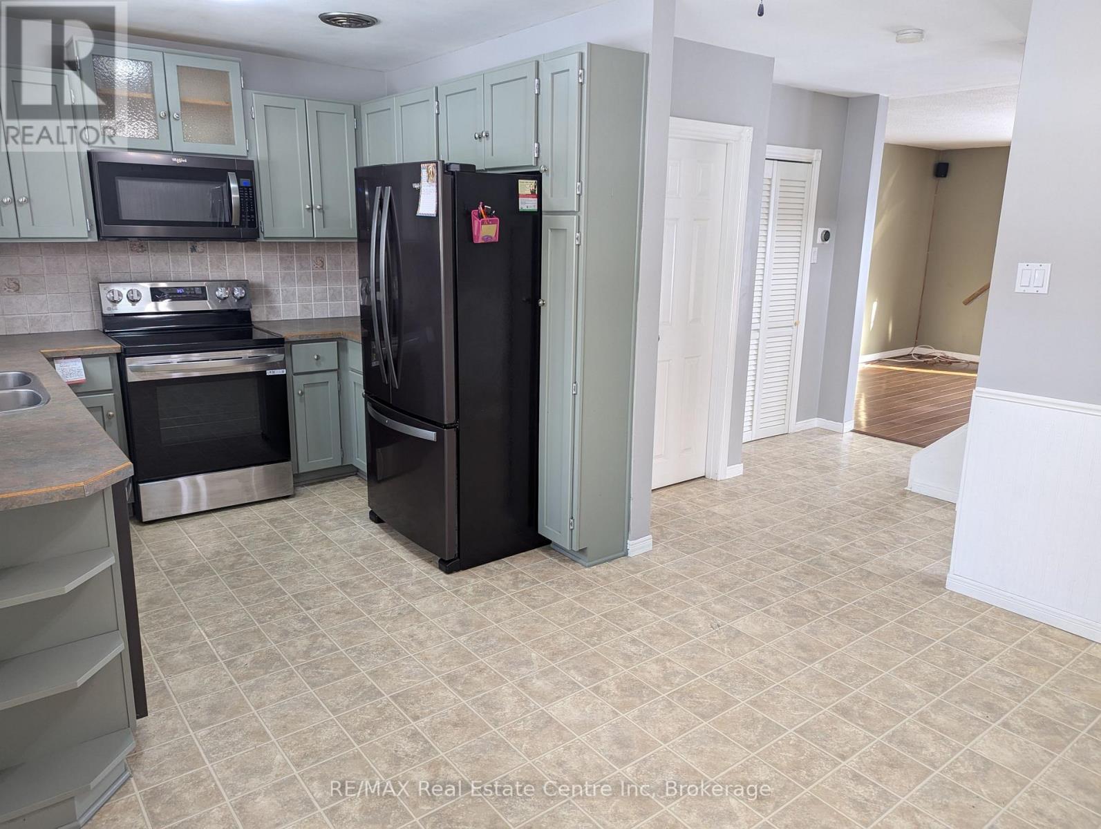 1014a Vanier Avenue, Woodstock, Ontario  N4S 4K4 - Photo 14 - X11968689
