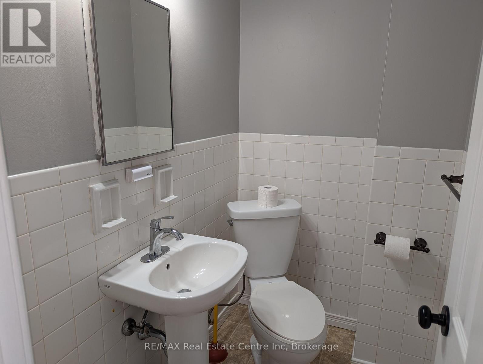 1014a Vanier Avenue, Woodstock, Ontario  N4S 4K4 - Photo 15 - X11968689