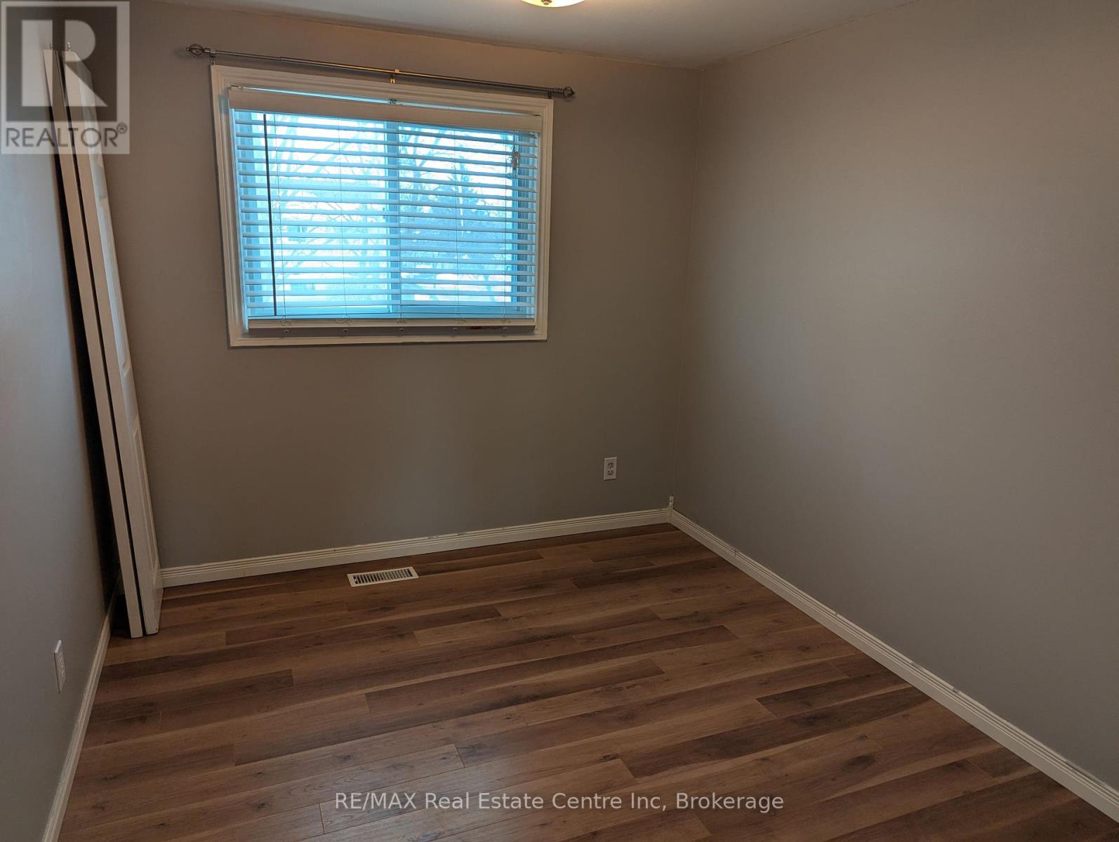 1014a Vanier Avenue, Woodstock, Ontario  N4S 4K4 - Photo 23 - X11968689