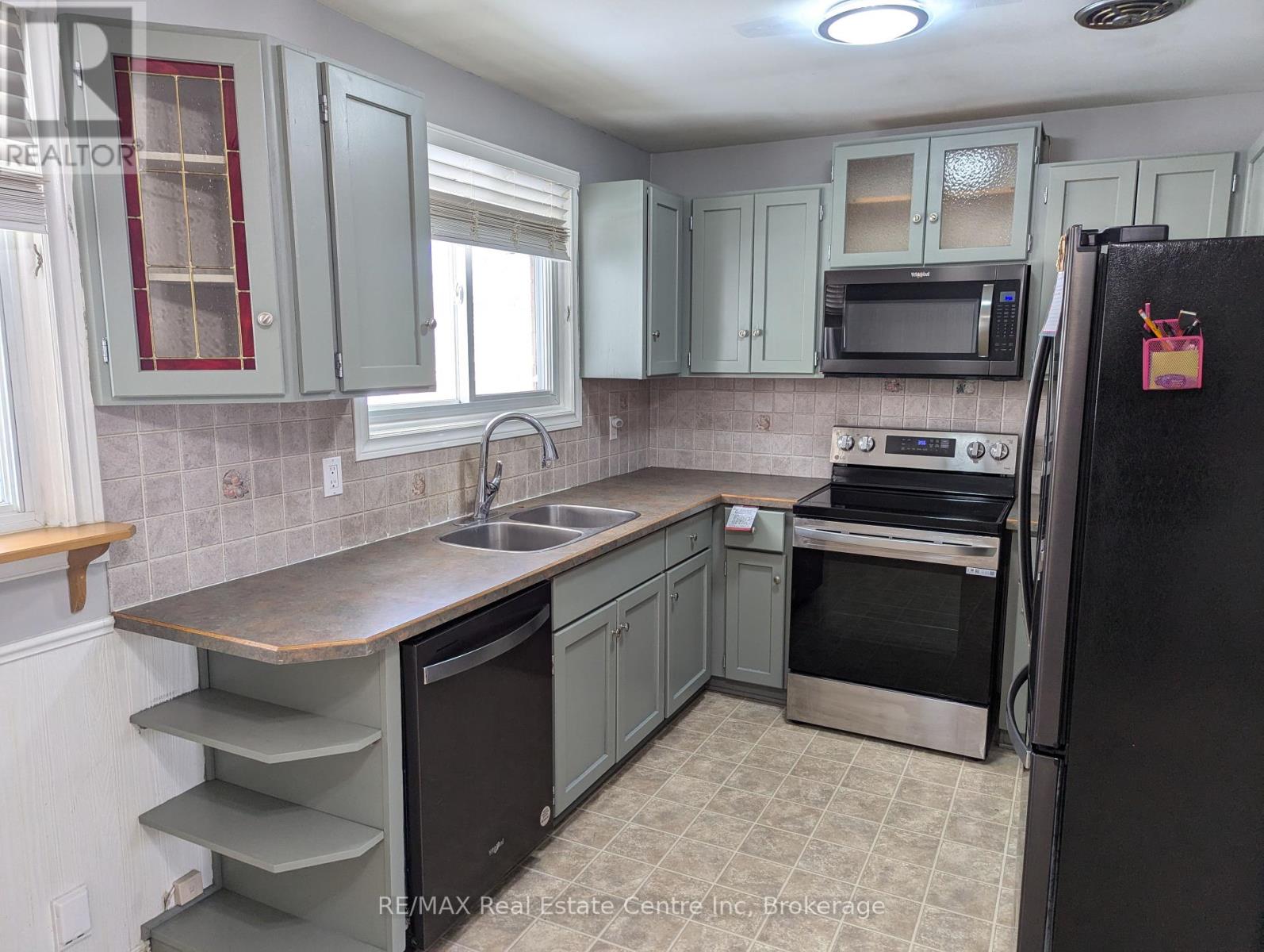 1014a Vanier Avenue, Woodstock, Ontario  N4S 4K4 - Photo 9 - X11968689