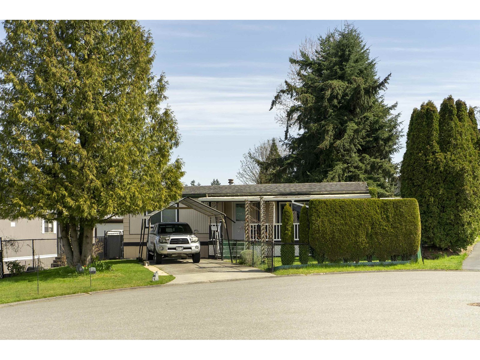 33892 Gilmour Drive, Abbotsford, British Columbia  V2S 5H4 - Photo 1 - R2971605