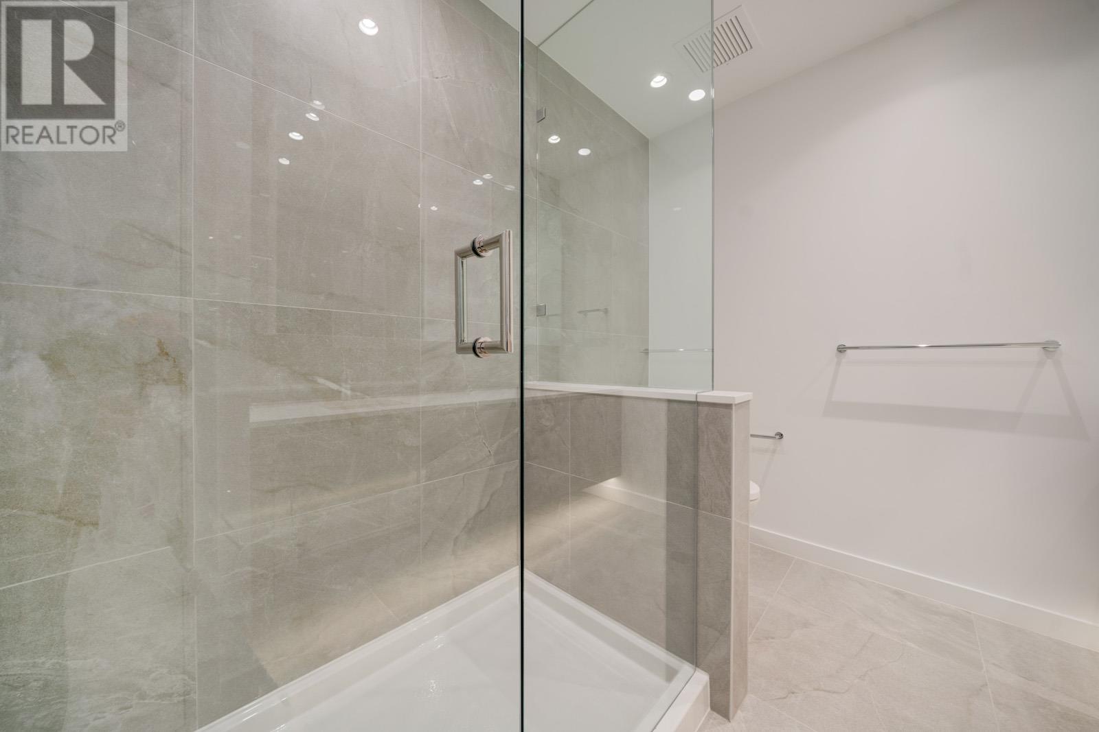 2807 680 Quayside Drive, New Westminster, British Columbia  V3M 0P2 - Photo 24 - R2954045