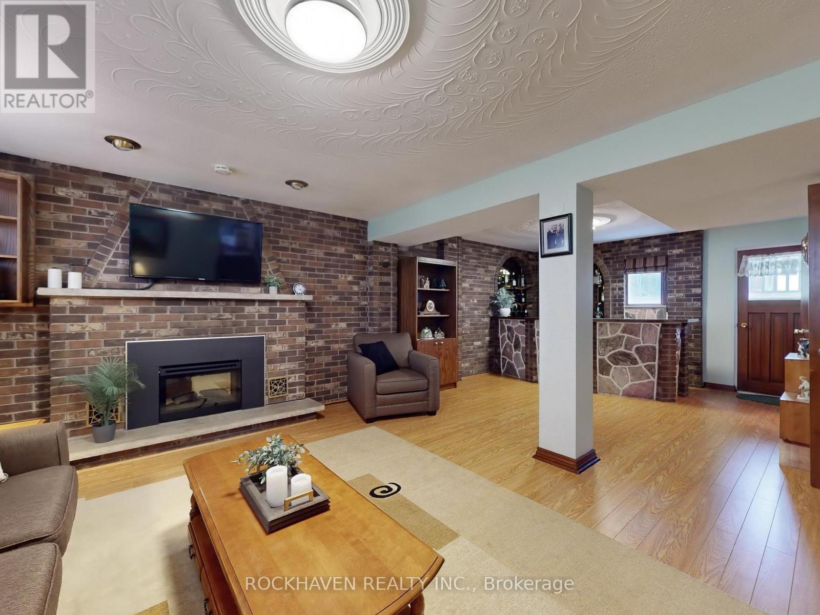 11 Meadowland Gate, Brampton, Ontario  L6W 3N8 - Photo 14 - W12064683