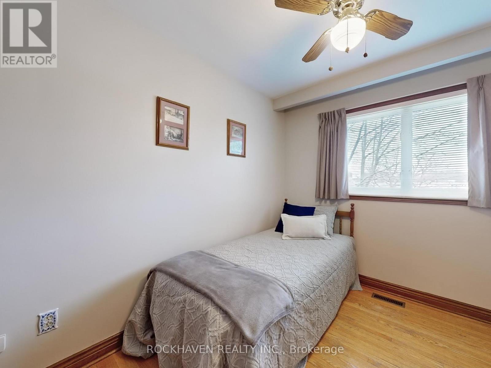 11 Meadowland Gate, Brampton, Ontario  L6W 3N8 - Photo 21 - W12064683