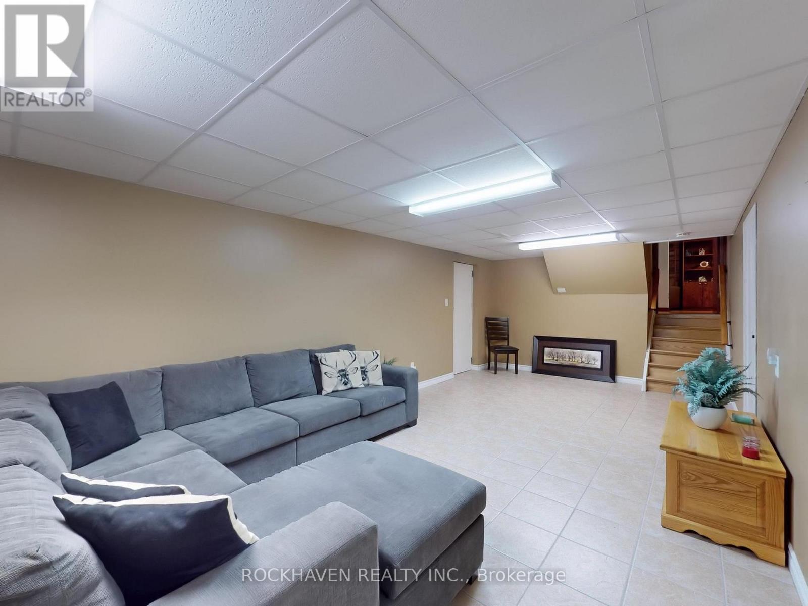 11 Meadowland Gate, Brampton, Ontario  L6W 3N8 - Photo 23 - W12064683