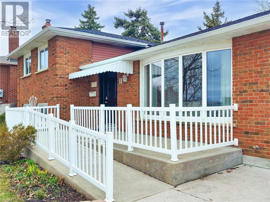 Property at 11 MEADOWLAND Gate image 4