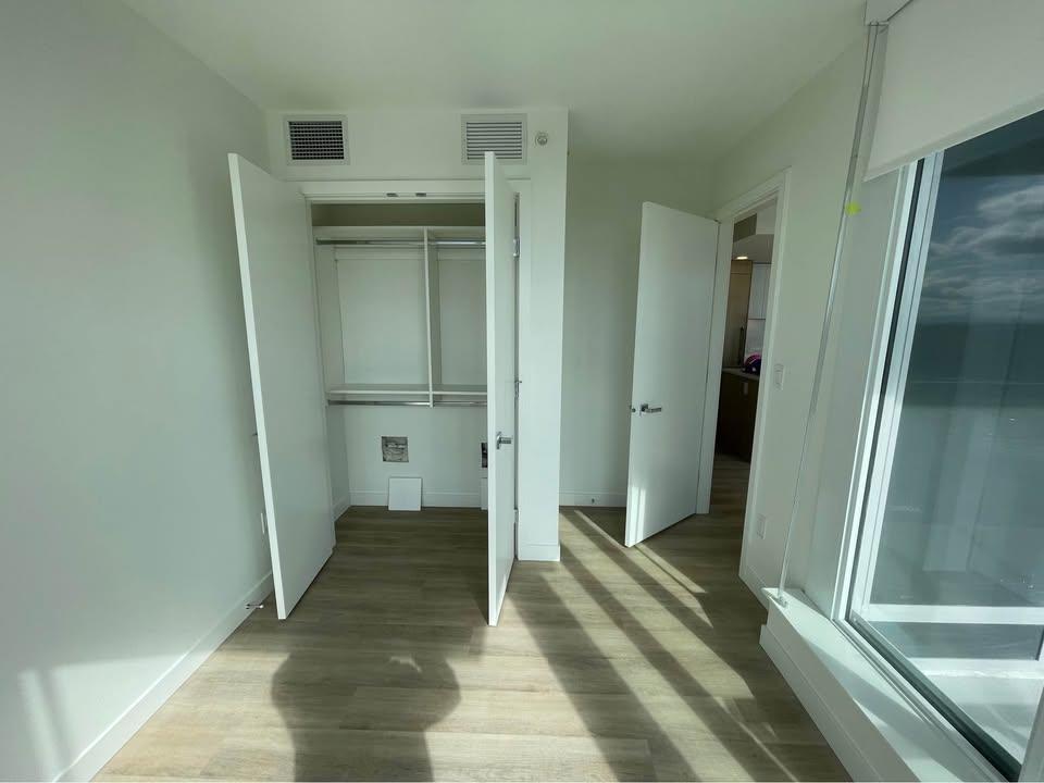 1009 9675 King George Boulevard, Surrey, British Columbia  V3T 2V3 - Photo 8 - R2986456