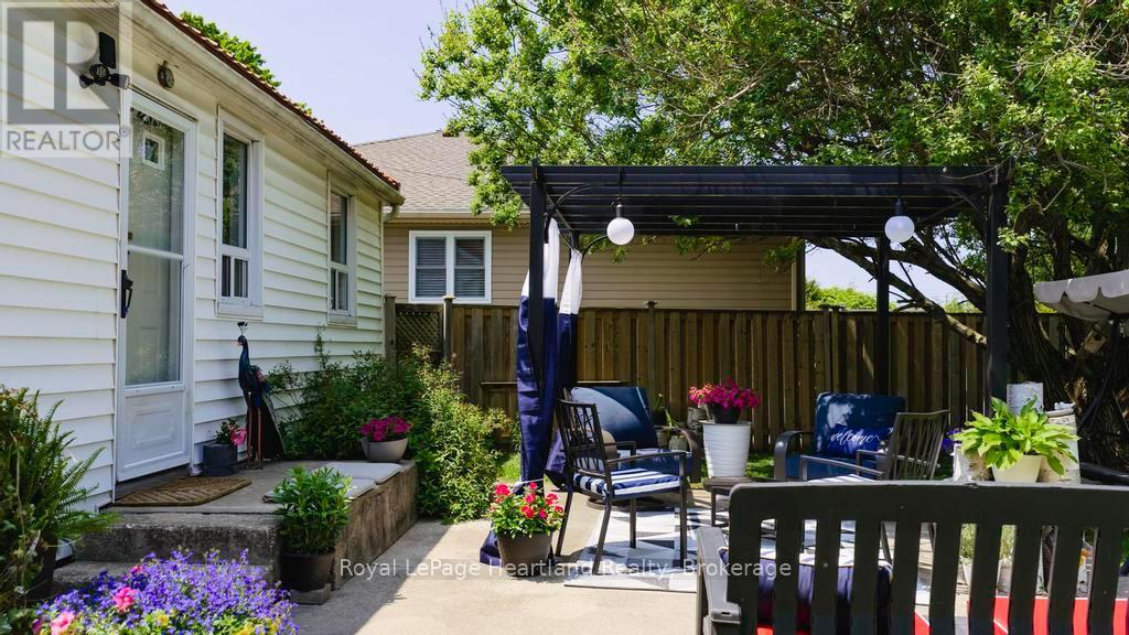305 Mary Street, Goderich, Ontario  N7A 3B3 - Photo 35 - X12046399
