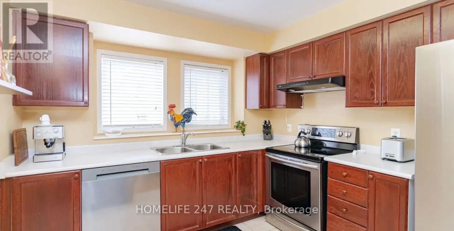 38 - 50 Strathaven Drive, Mississauga, Ontario  L5R 3R9 - Photo 10 - W12064723
