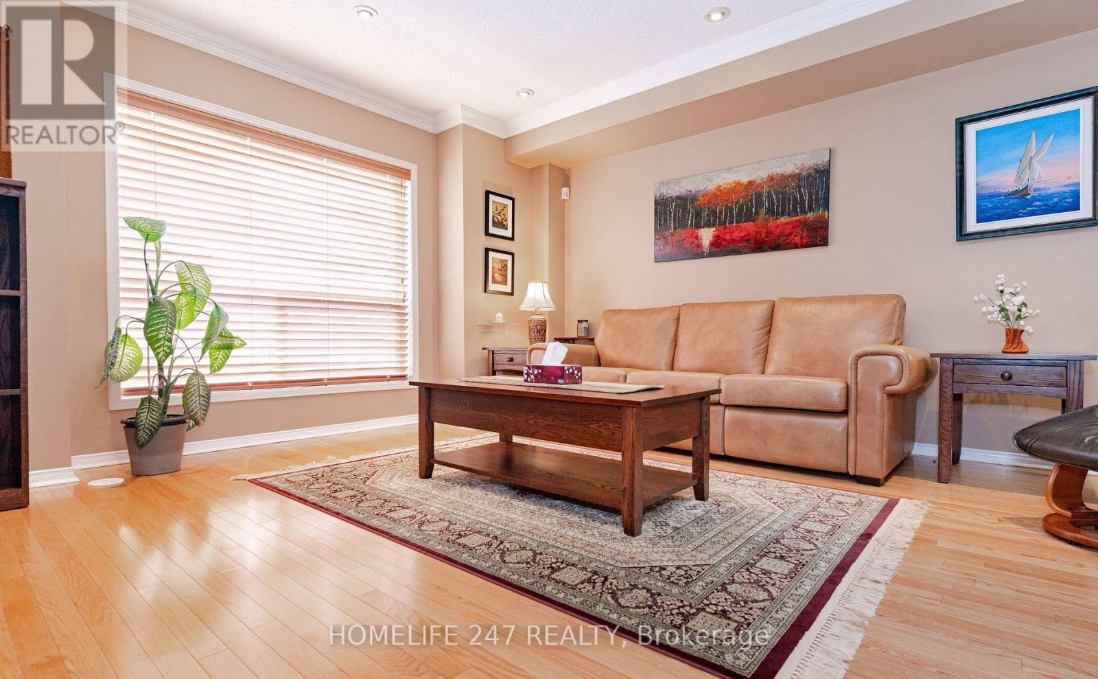 38 - 50 Strathaven Drive, Mississauga, Ontario  L5R 3R9 - Photo 2 - W12064723