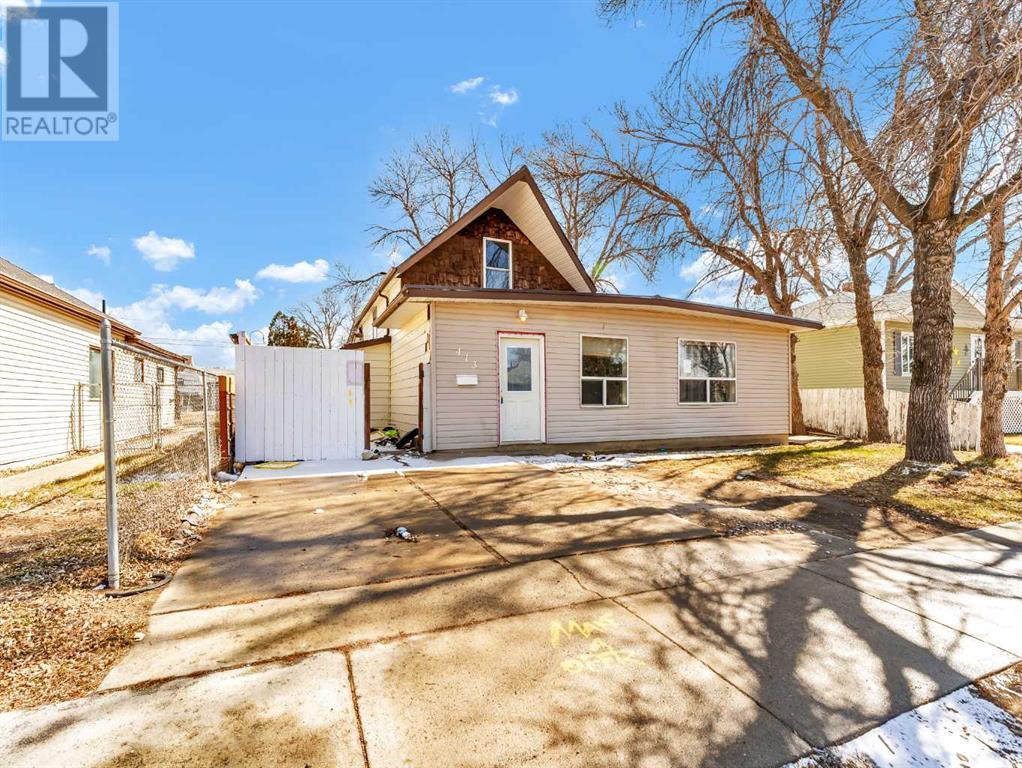 413 1 Street SE, redcliff, Alberta