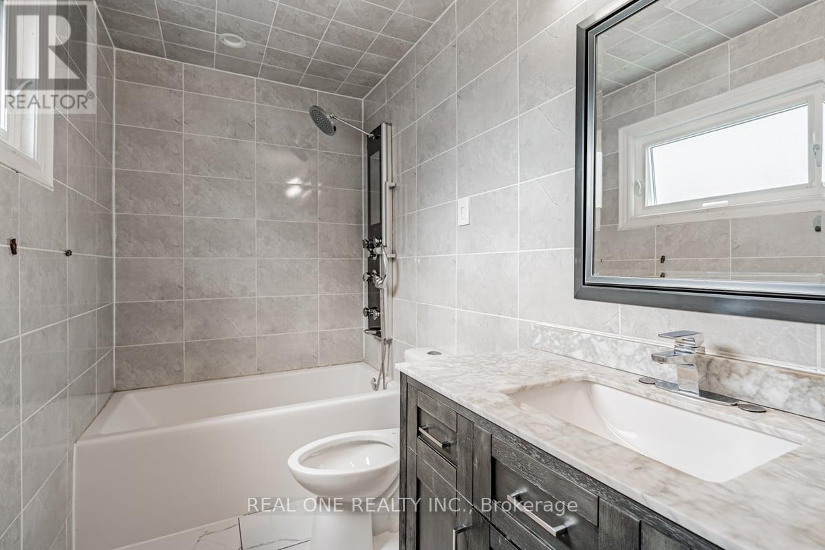30 Herkley Drive, Brampton (Madoc), Ontario  L6V 2E8 - Photo 24 - W12064741