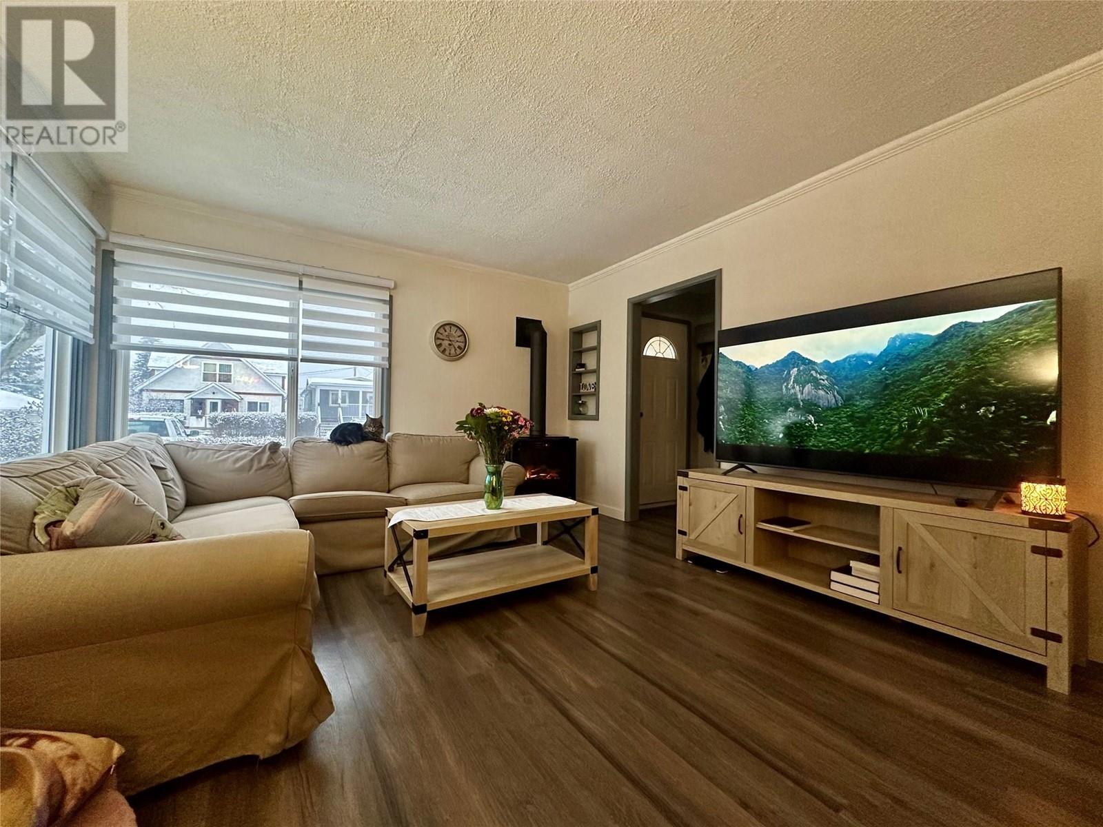 205 7th Avenue, Castlegar, British Columbia  V1N 1P6 - Photo 8 - 10336108