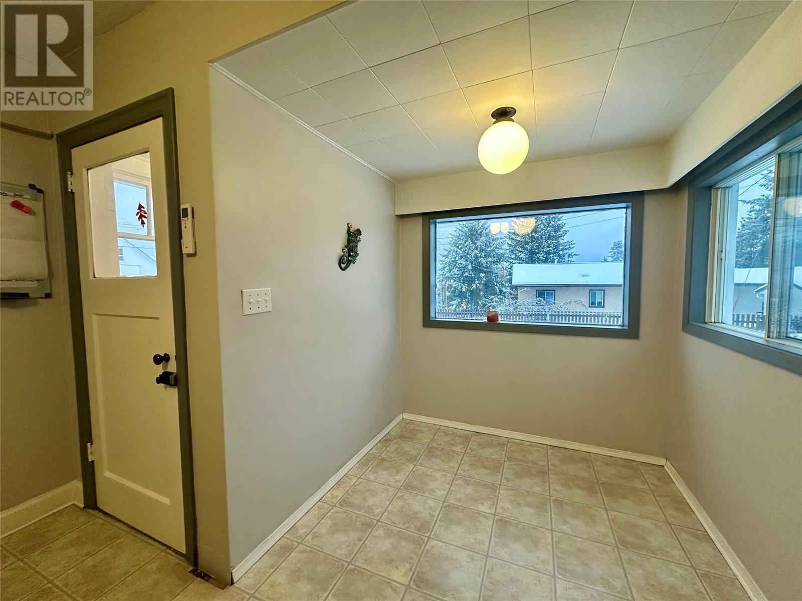205 7th Avenue, Castlegar, British Columbia  V1N 1P6 - Photo 17 - 10336108