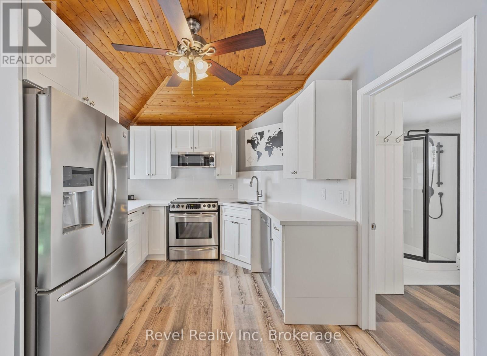97 Maskinonge Road, Tay, Ontario  L0K 2A0 - Photo 13 - S12024303