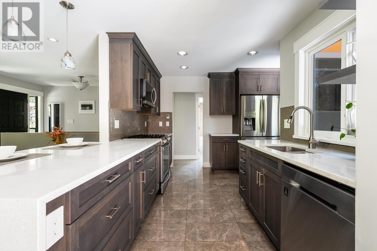 3285 St. Annes Drive, North Vancouver, British Columbia  V7R 1E7 - Photo 8 - R2986361