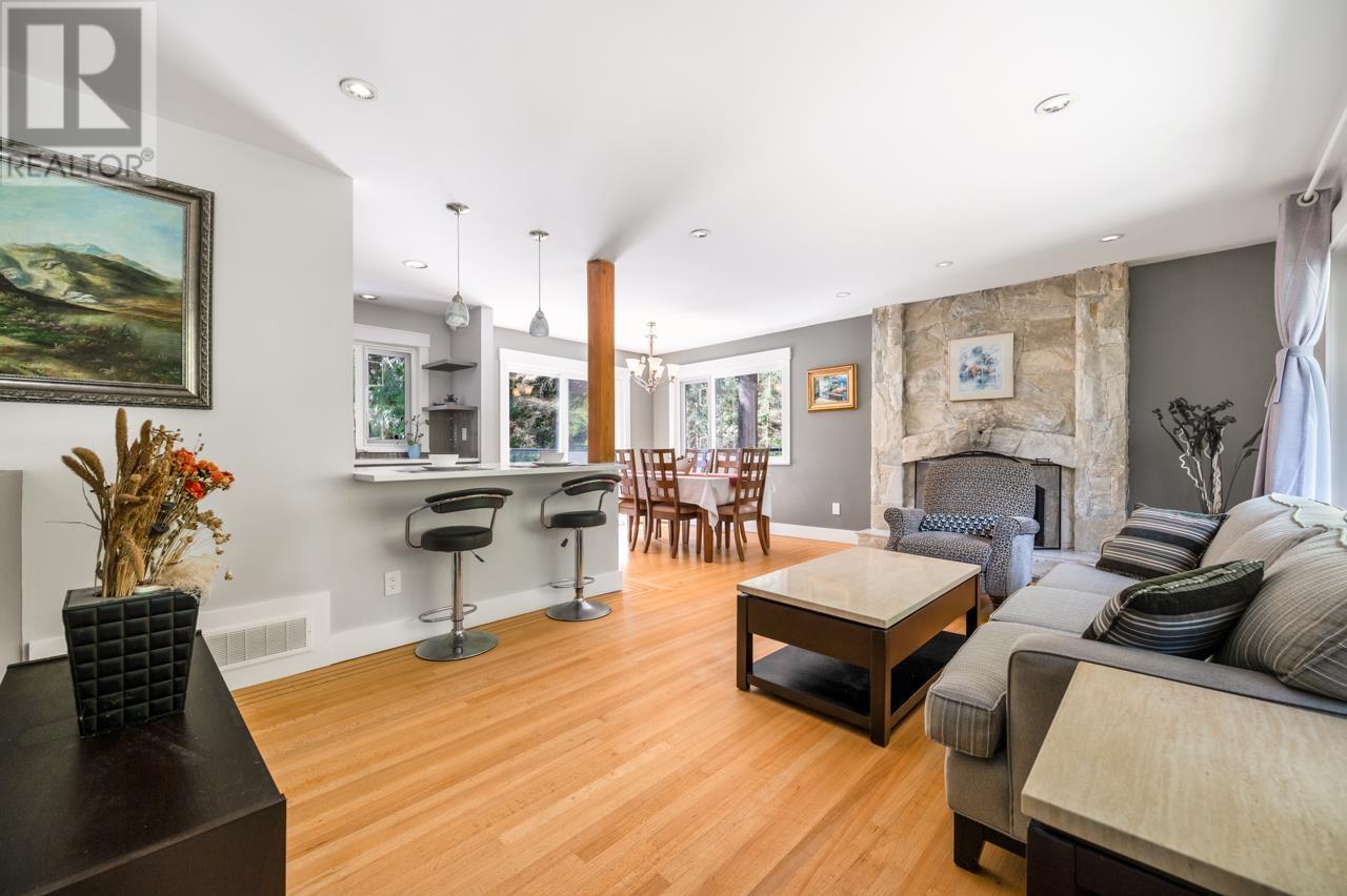 3285 St. Annes Drive, North Vancouver, British Columbia  V7R 1E7 - Photo 4 - R2986361