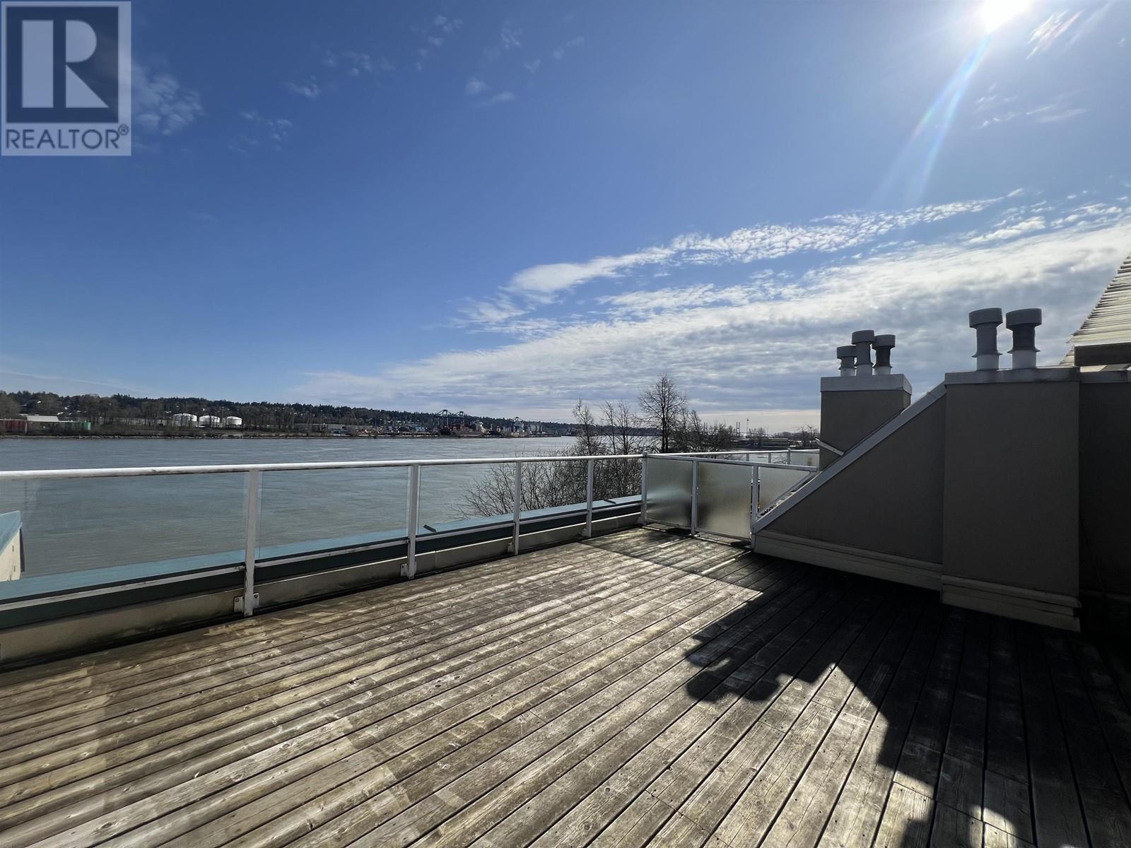 404 3 K De K Court, New Westminster, British Columbia  V3M 6B6 - Photo 2 - R2986469