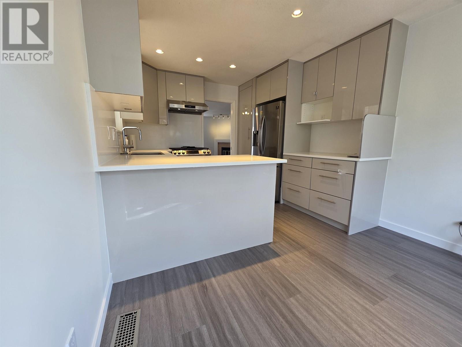 Listing Picture 9 of 18 : 8490 FRENCH STREET, Vancouver / 溫哥華 - 魯藝地產 Yvonne Lu Group - MLS Medallion Club Member