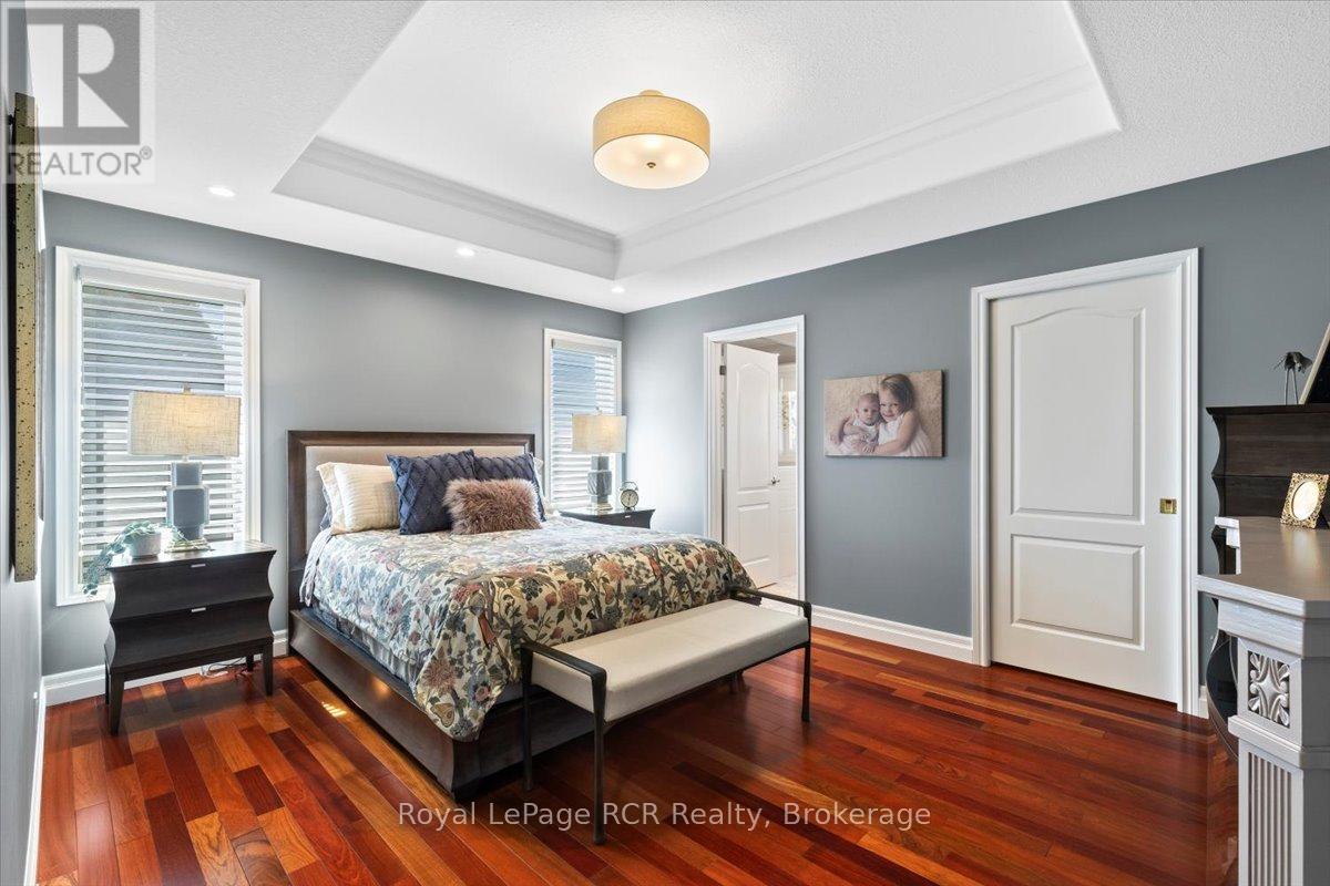 98 11th Avenue, Hanover, Ontario  N4N 3V2 - Photo 11 - X12064789
