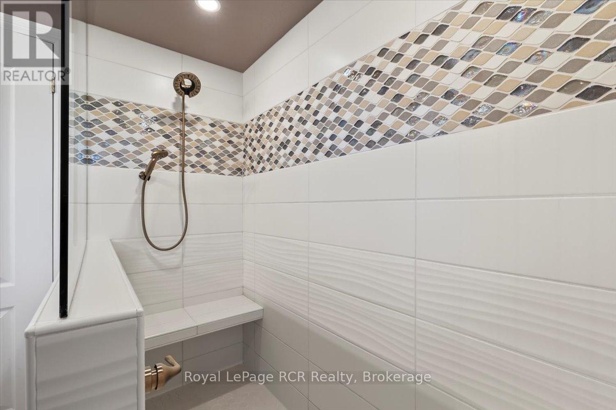 98 11th Avenue, Hanover, Ontario  N4N 3V2 - Photo 14 - X12064789