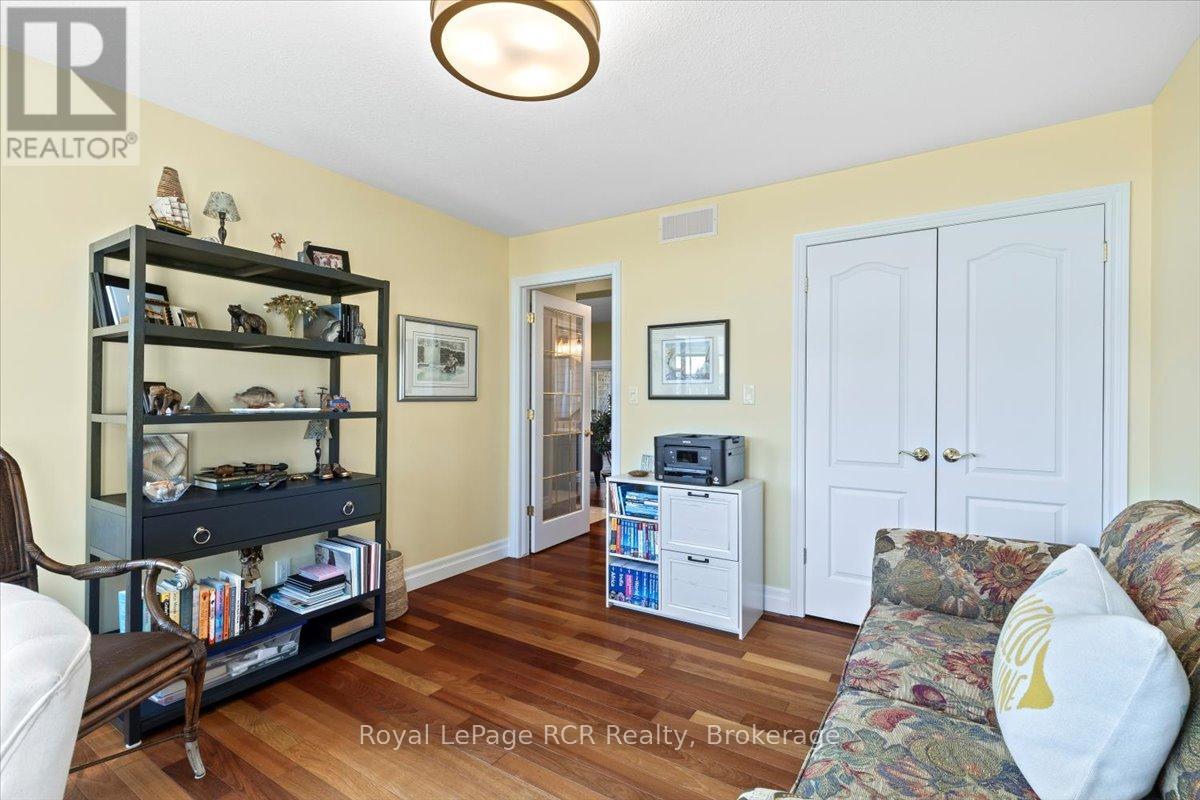 98 11th Avenue, Hanover, Ontario  N4N 3V2 - Photo 20 - X12064789