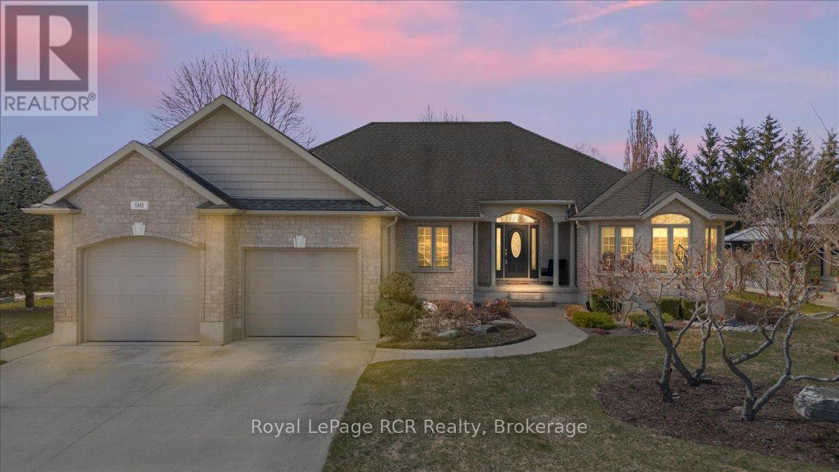 98 11th Avenue, Hanover, Ontario  N4N 3V2 - Photo 46 - X12064789