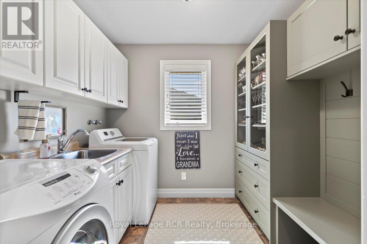 98 11th Avenue, Hanover, Ontario  N4N 3V2 - Photo 15 - X12064789