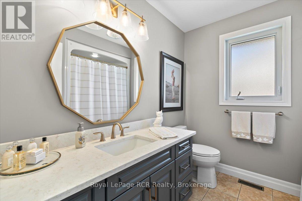 98 11th Avenue, Hanover, Ontario  N4N 3V2 - Photo 17 - X12064789
