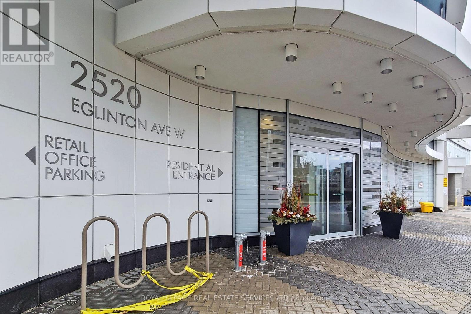 Property at 718 - 2520 EGLINTON AVENUE W image 2