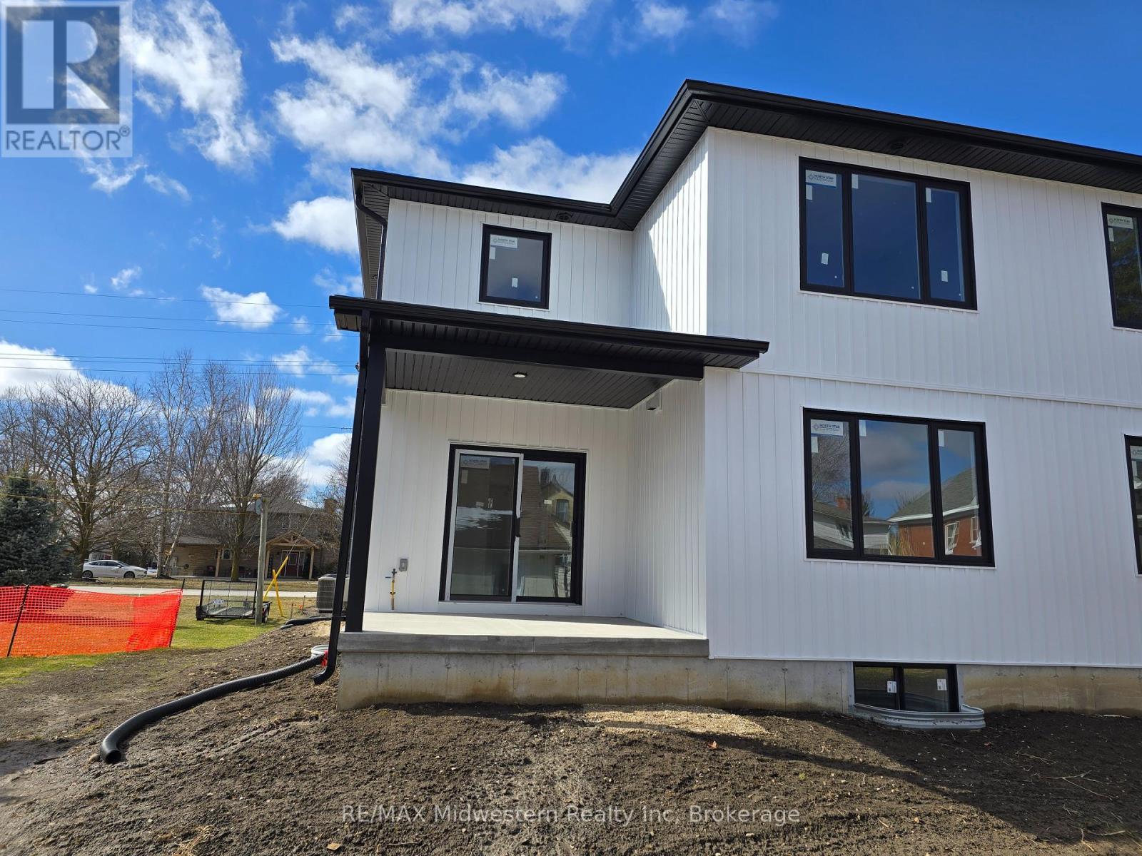 193 Queen Street, North Perth, Ontario  N0G 1B0 - Photo 11 - X12048629