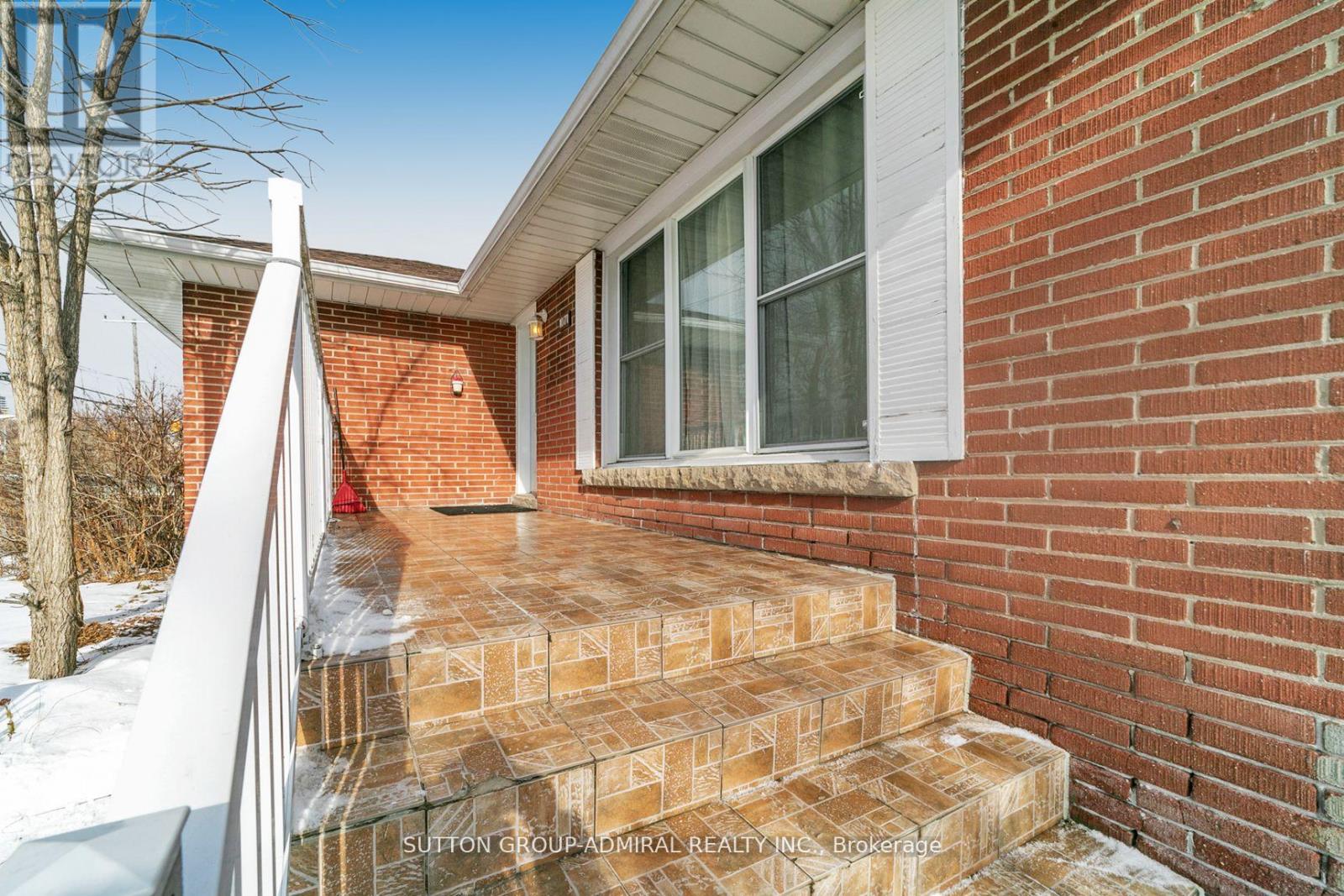 1071 Willowdale Avenue, Toronto, Ontario  M2M 3E5 - Photo 9 - C11979359